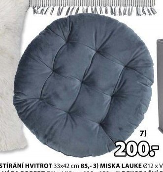 SEDÁK NA ŽIDLI HYBENROSE