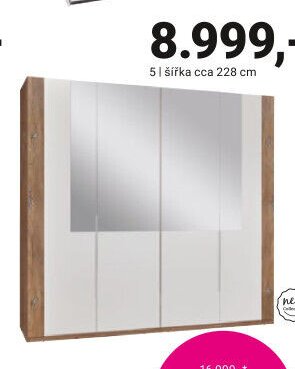 Šatní skříň, šířka cca 228 cm