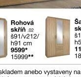 Rohová skříň