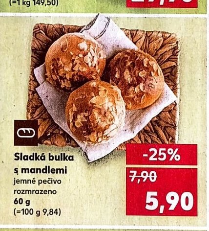 Sladká bulka s mandlemi